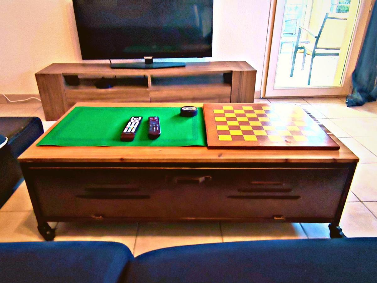 شقة قرقشونه  في *Le Cocon Bistroquet*Oc.Keys/Terrasse/ Parking المظهر الخارجي الصورة